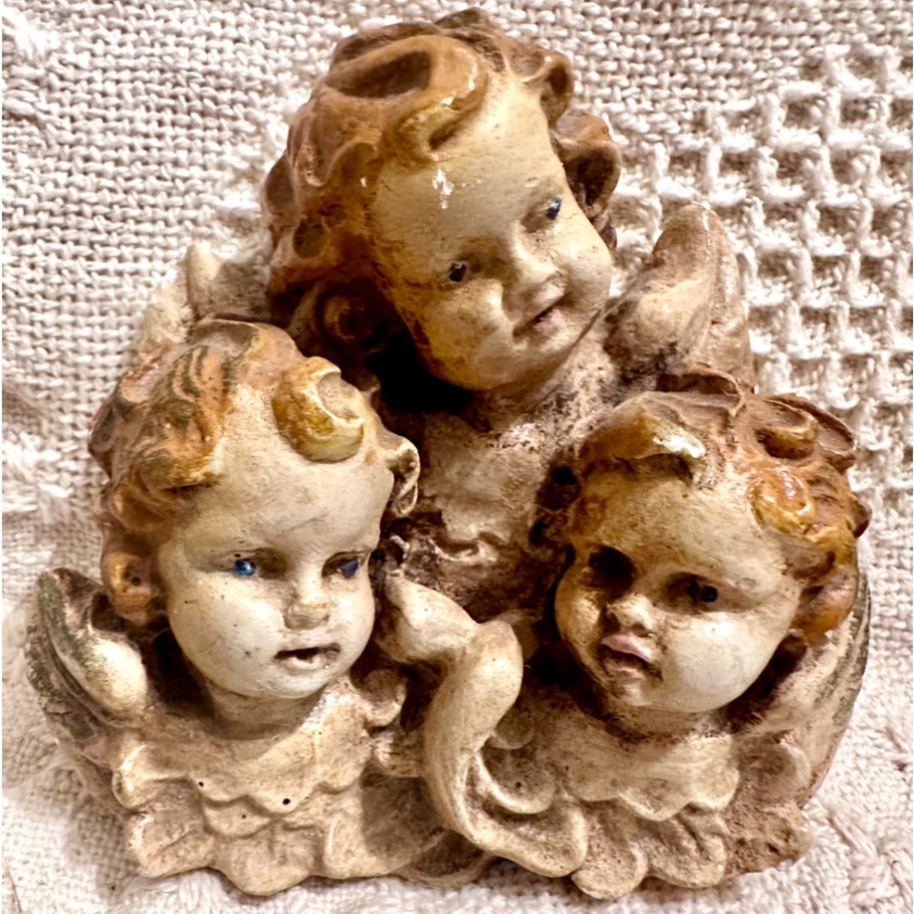 Three Cherub Heads In One Rustic Distressed Finish Wall Ornament Vtg 4x4” in